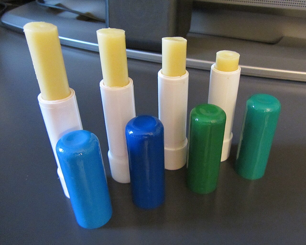 Topicals bundle with a 500mg muscle balm tin and a 1500mg freeze roll-on