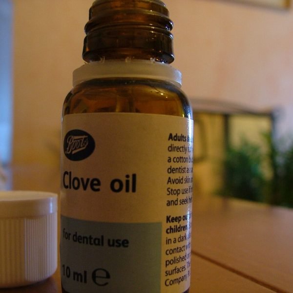 Tub of MCT oil powder with C8 and C10 on an acacia fiber carrier, 300g